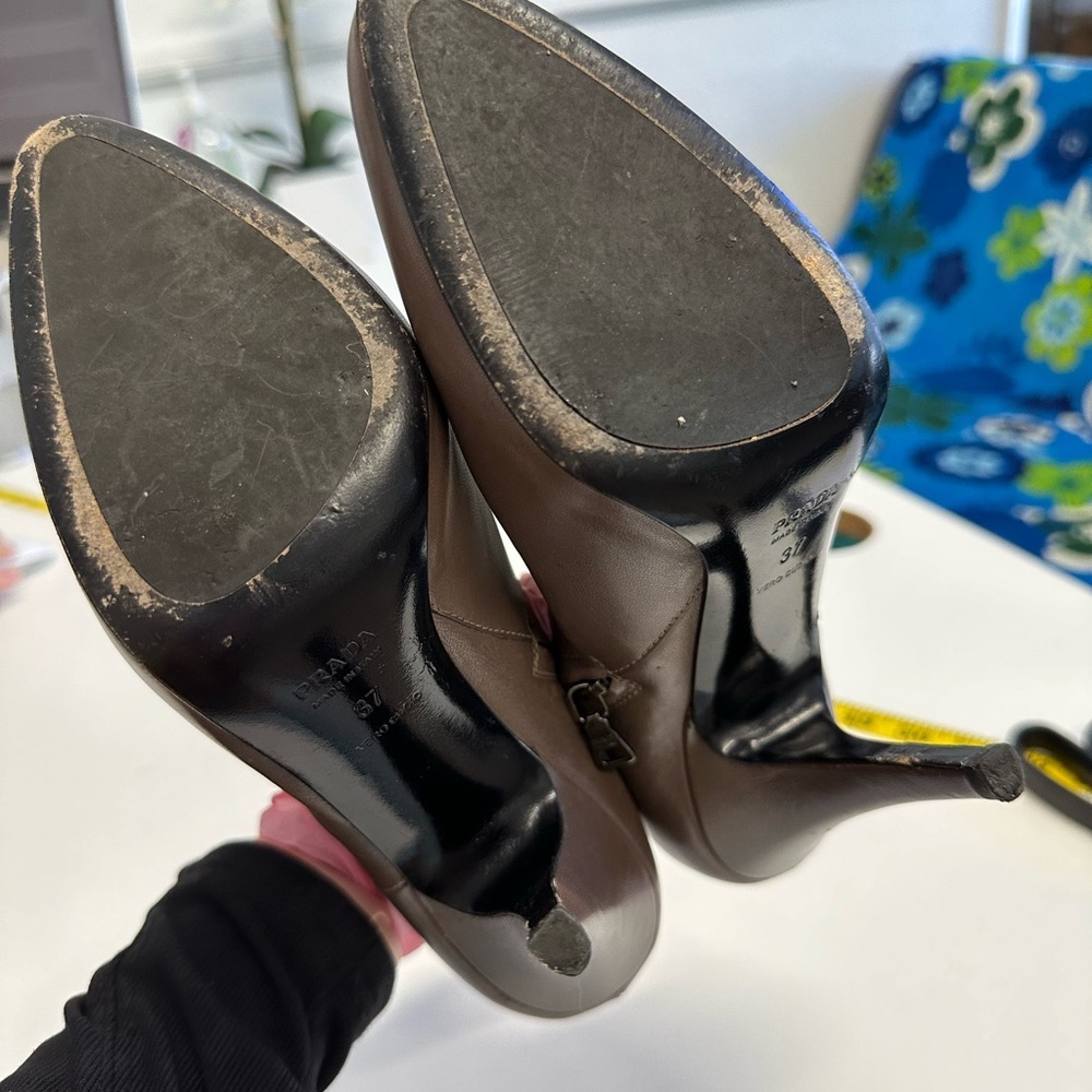 Prada Brown Ankle Booties with Sleek Pointed Toe Size 37 - Picture 8 of 8